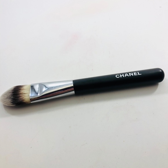 CHANEL Makeup Chanel Foundation Brush Poshmark